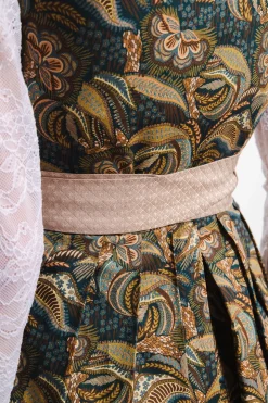 Dirndl*SPORTALM Dirndl mit Allover-Druck und Schürze mit Lochstickerei PastelLime