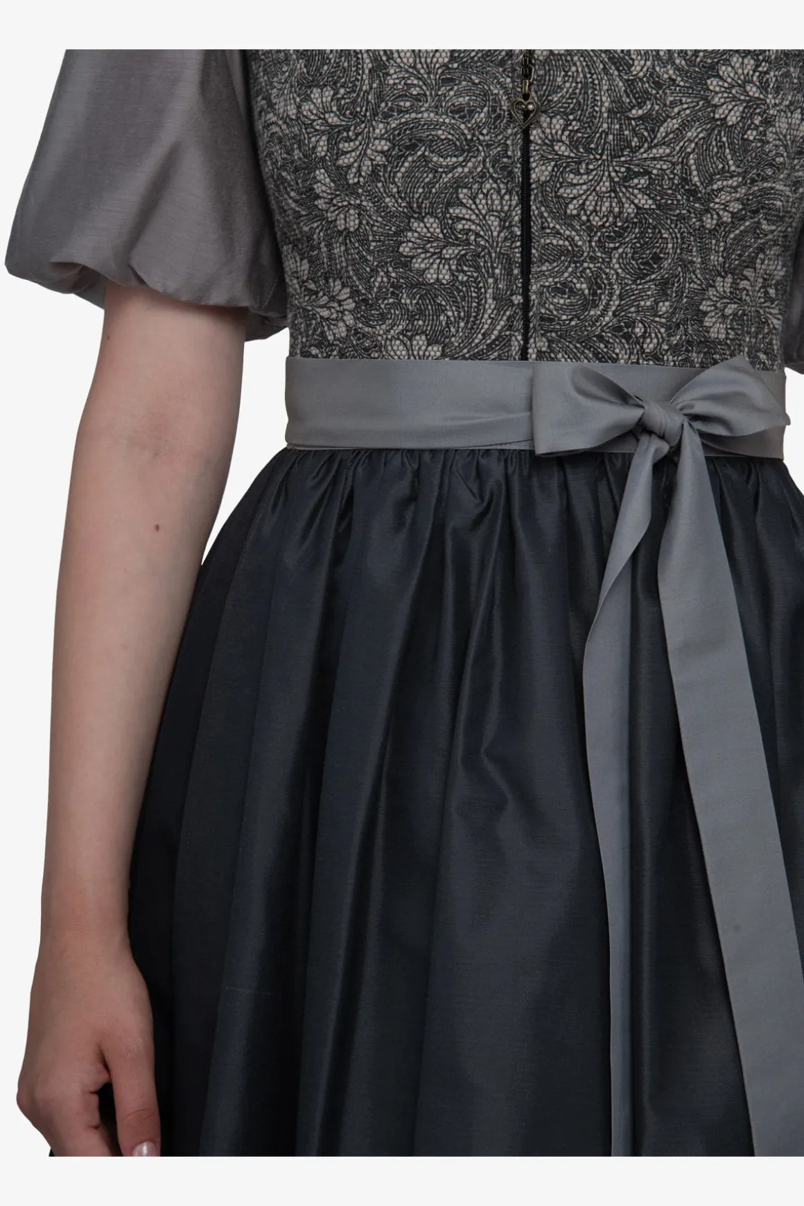 Dirndl*SPORTALM Dirndl mit Faltenrock Black