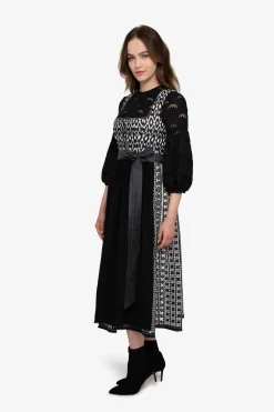 Blusen*SPORTALM Dirndlbluse mit Rundhalsausschnitt Black