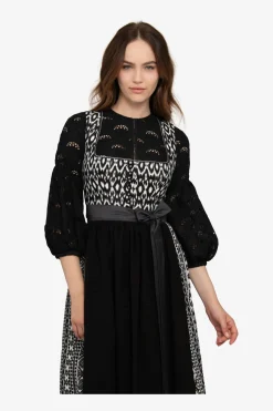 Blusen*SPORTALM Dirndlbluse mit Rundhalsausschnitt Black