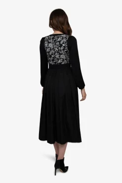 Blusen*SPORTALM Dirndlbluse mit V-Ausschnitt Black