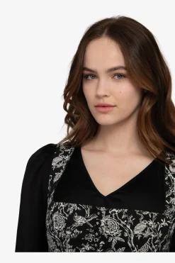 Blusen*SPORTALM Dirndlbluse mit V-Ausschnitt Black