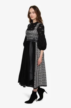 Dirndl*SPORTALM Malerisches Dirndl aus bedruckter Baumwolle Black