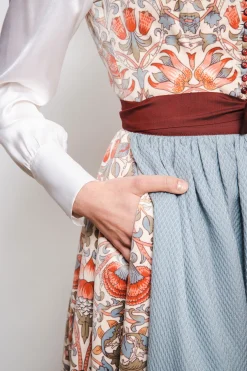 Dirndl*SPORTALM Samtdirndl mit Schürze SnowWhite